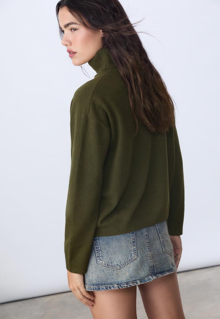 pull basique a col montant