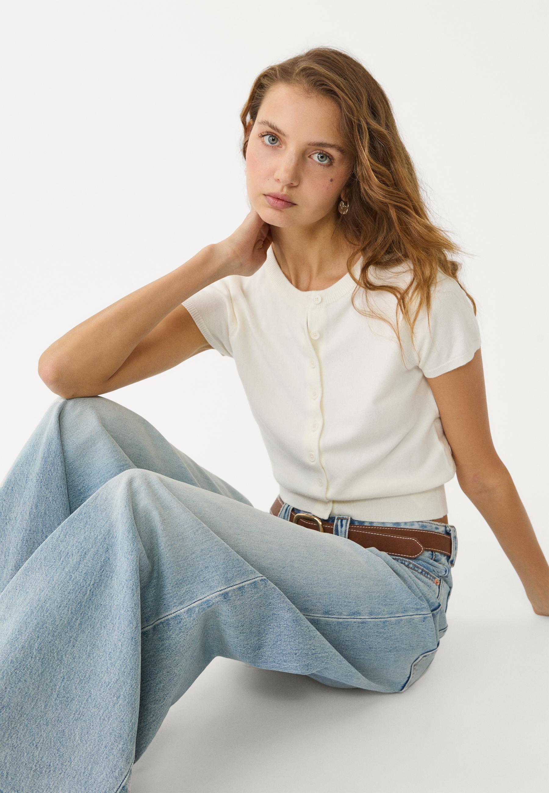 Short sleeve knit top with buttons - Women's fashion Short sleeve knit top with buttons - Women's fashion