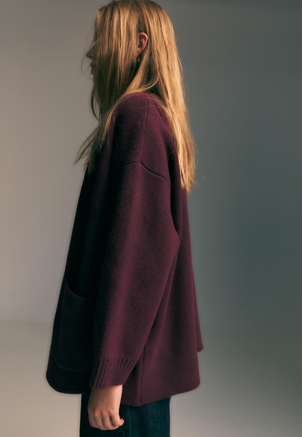 Reguläre Strickjacke mit Knöpfen