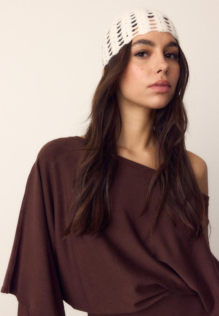 Stradivarius Κροσέ Κασκέτο Με Παγέτες Εκρού Os φωτογραφία