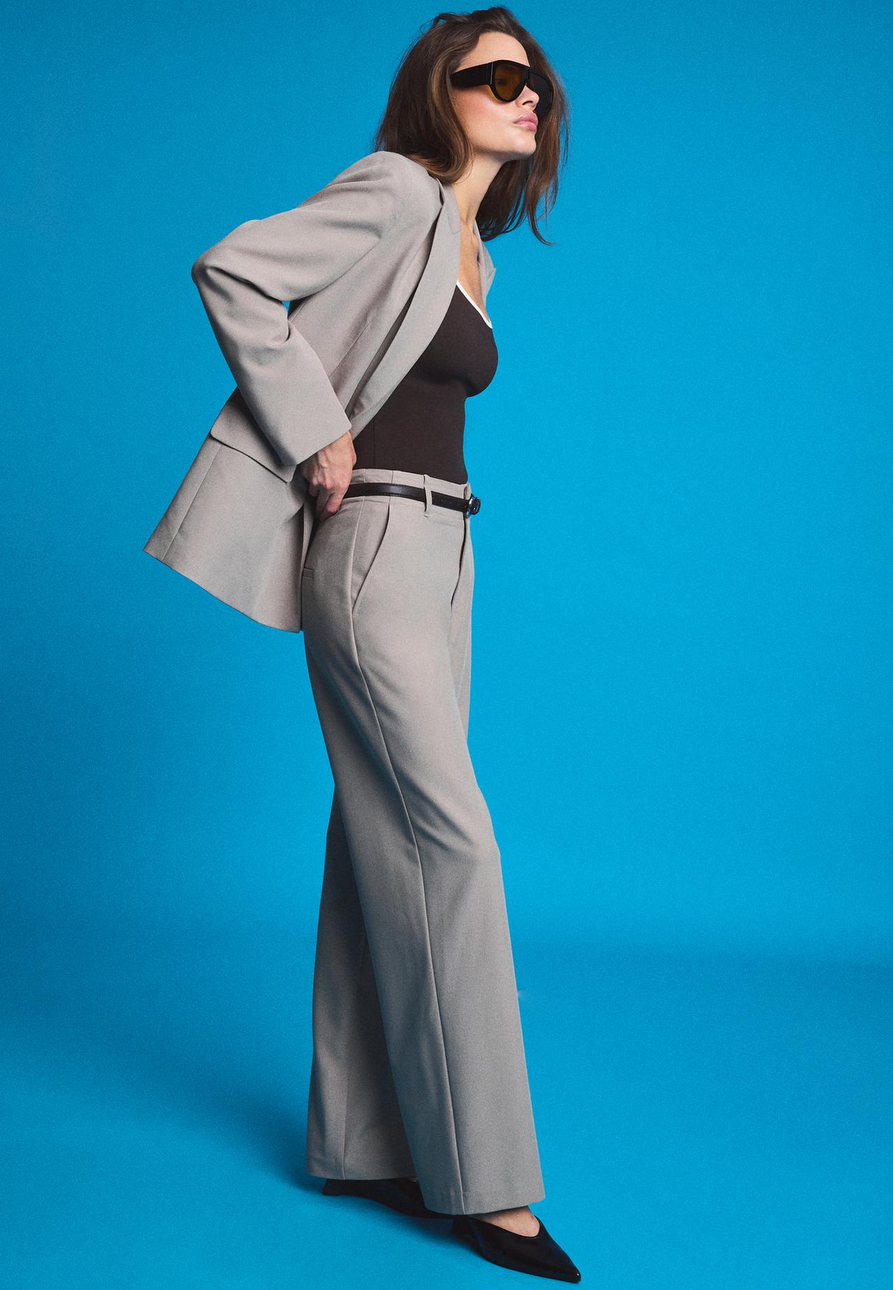 Flowing straight smart trousers with belt — Brown