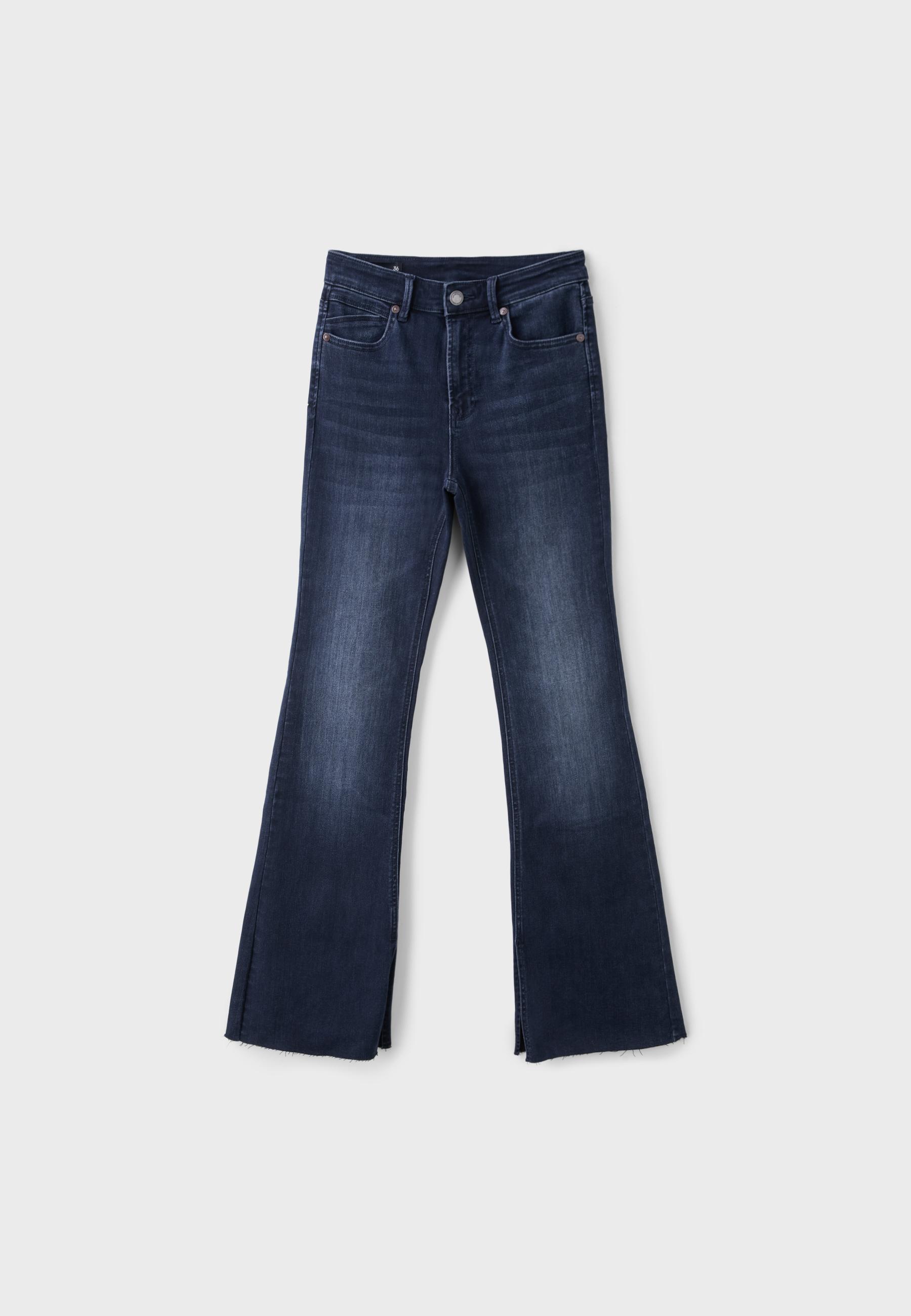 D74 jeans flare slit