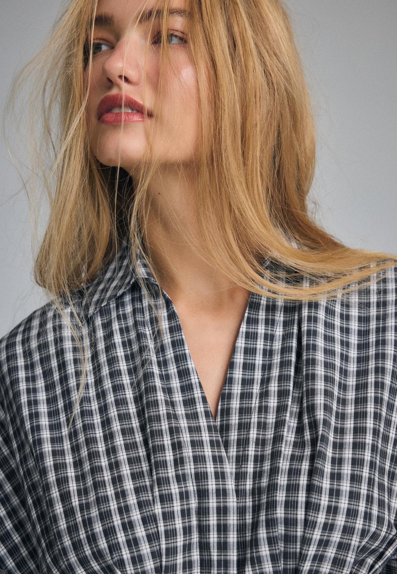 Pleated poplin shirt — Black