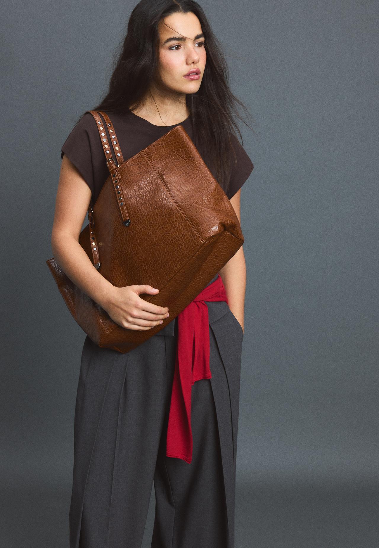 Studded handle shopper bag — Pale camel