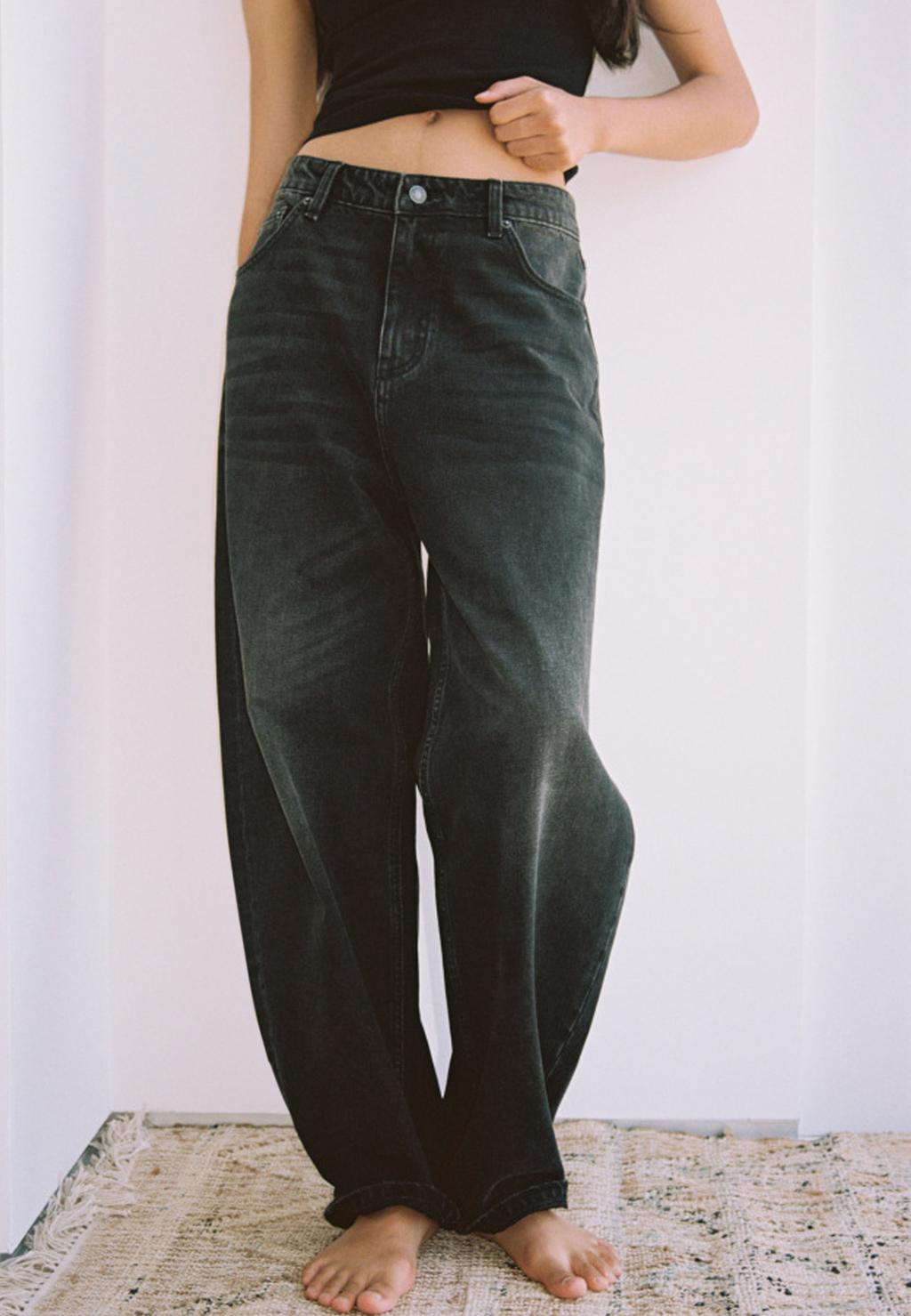 Loose baggy jeans