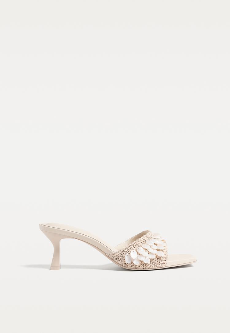 sandalias de tacon con detalles ovalados