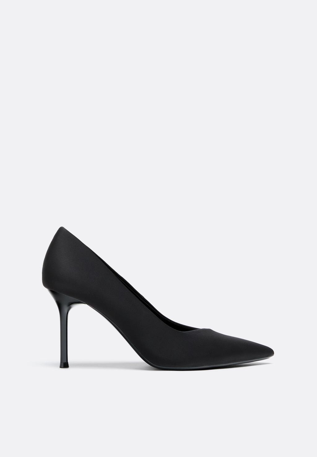 Basic heeled shoes