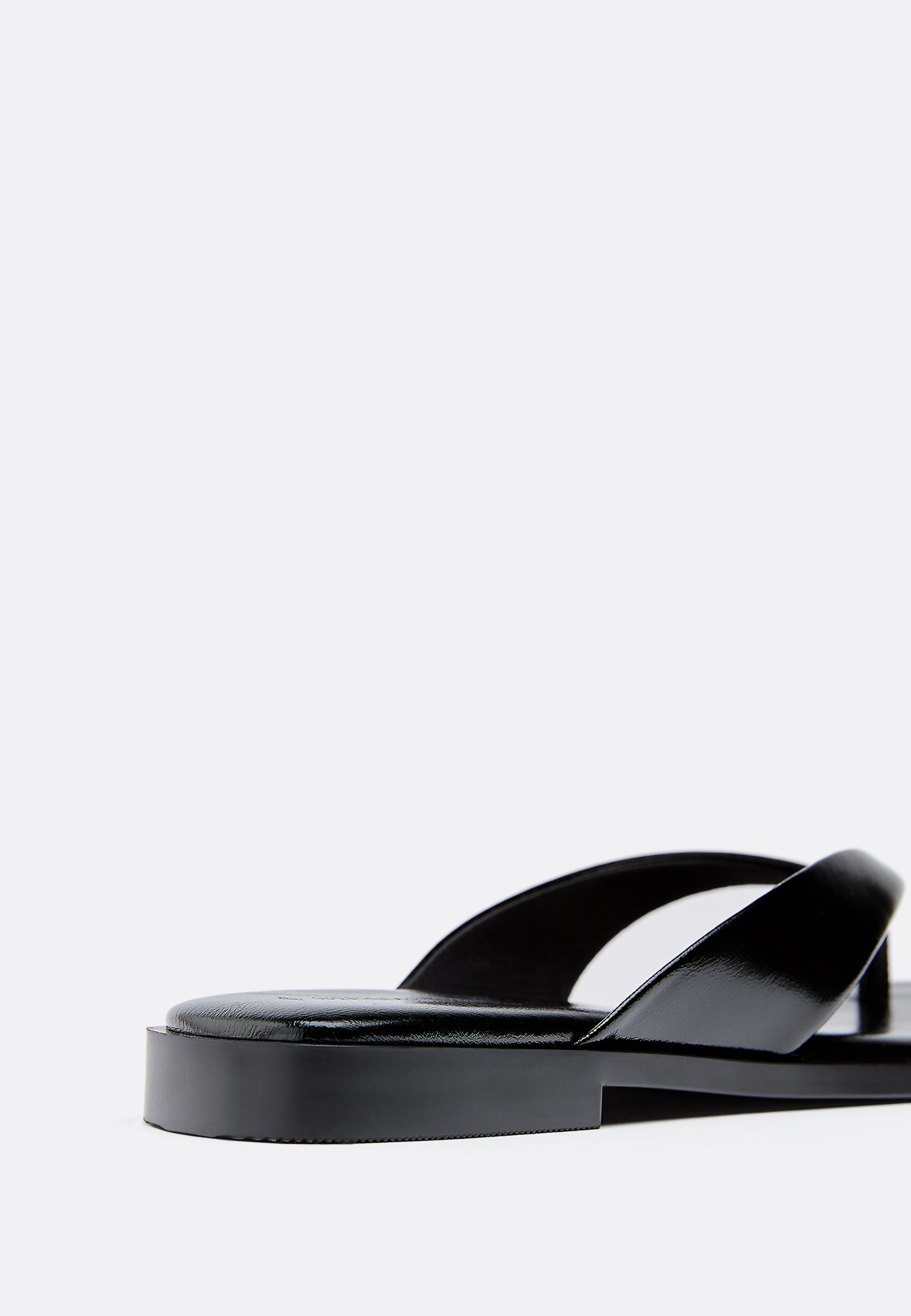 Flat thong sandals — BLACK