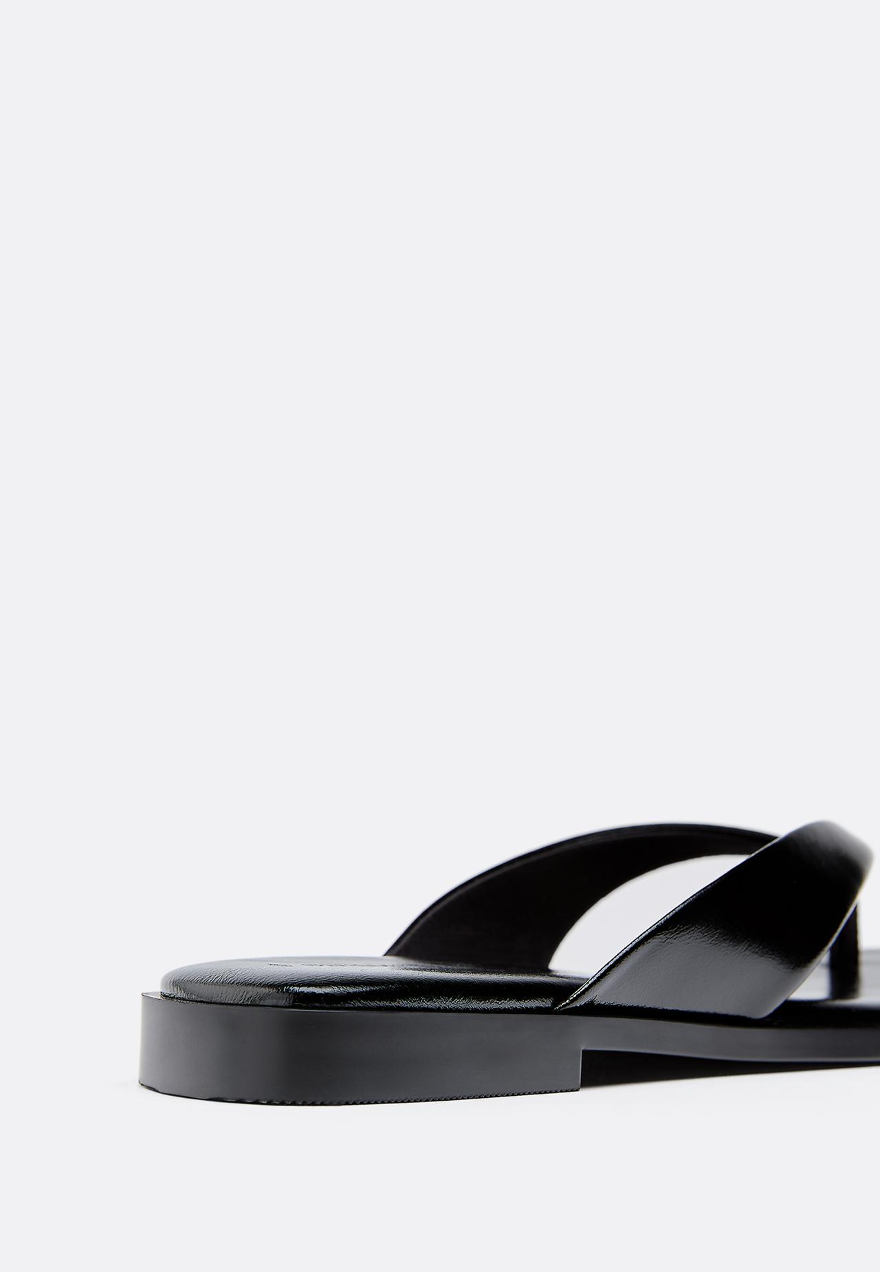 Flat thong sandals — BLACK