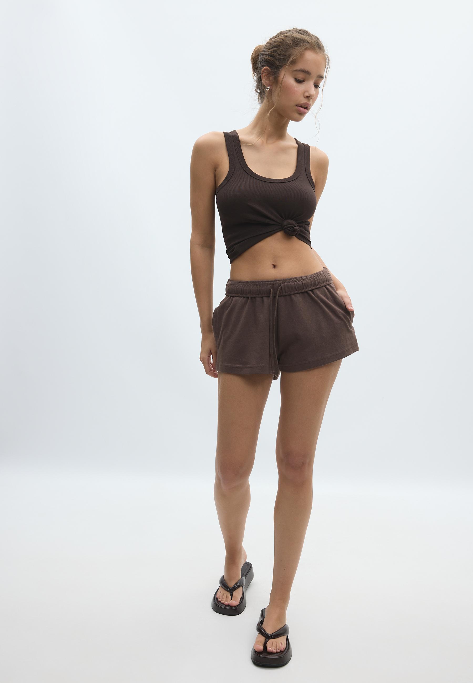 Turn-up waist mini shorts — Brown