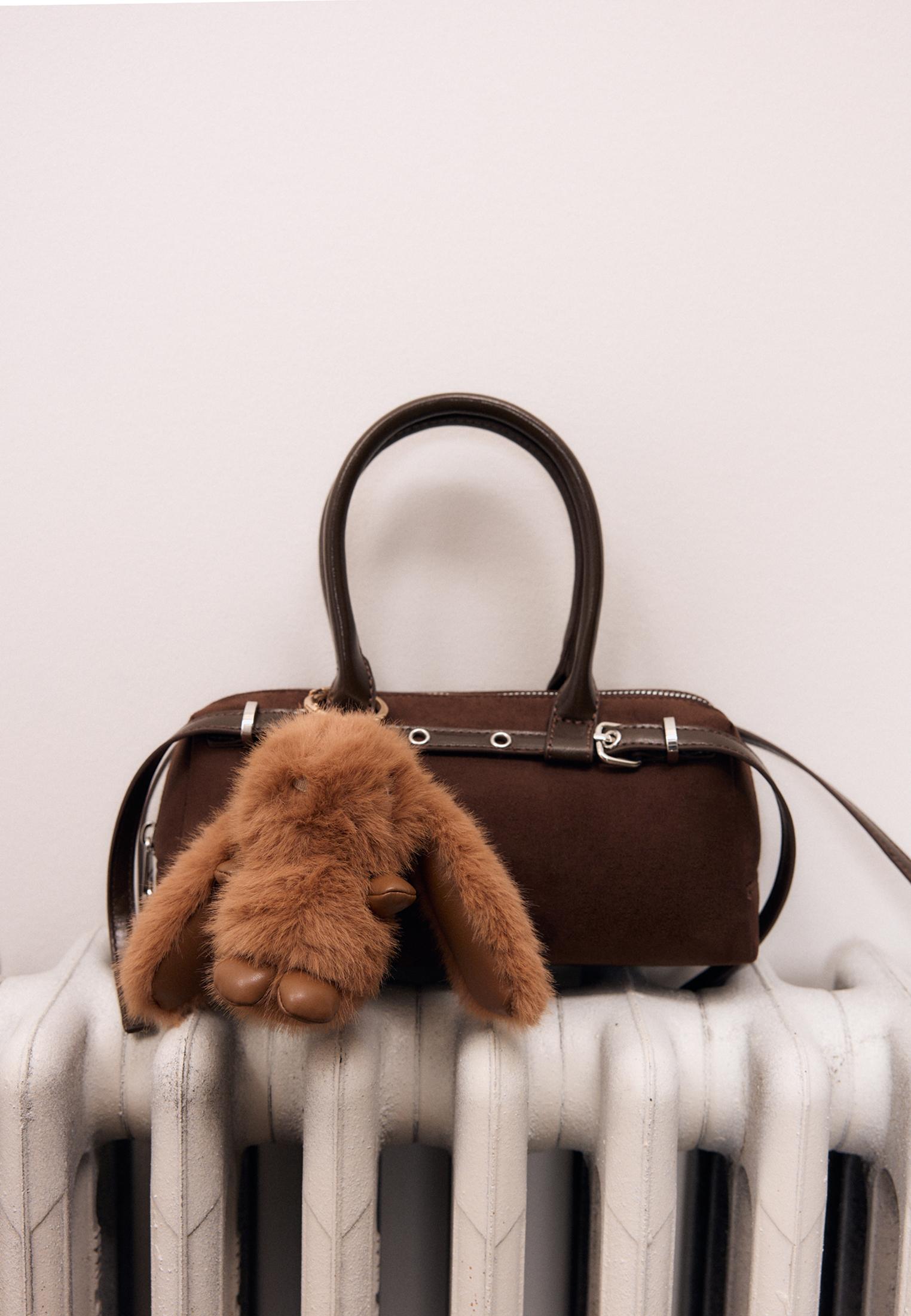 Rabbit charm keyring — Brown