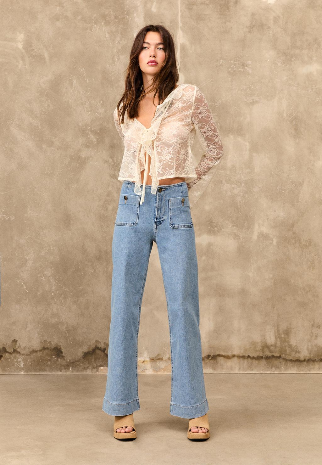 D77 Minimalist jeans with pockets