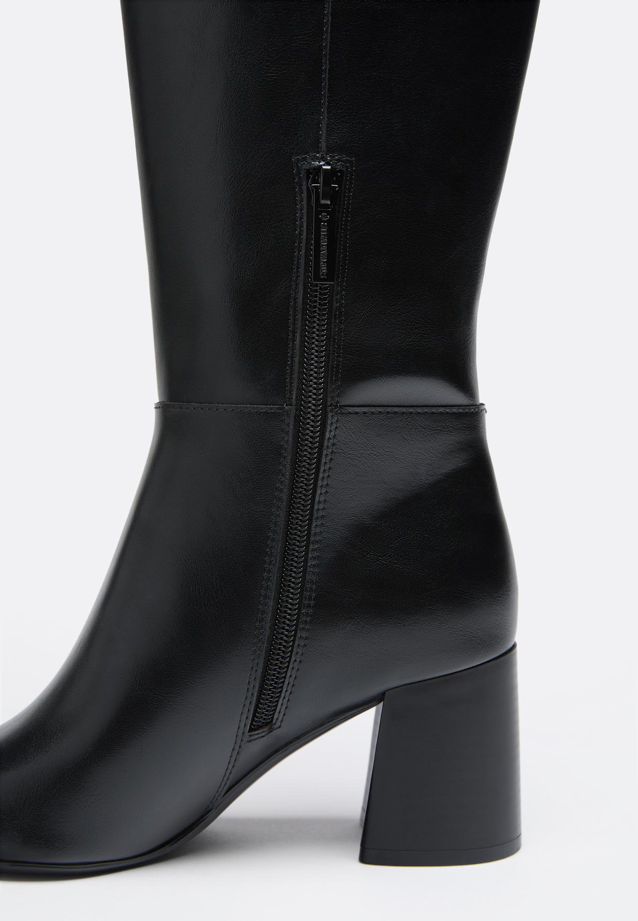wide-leg. Tall block-heel boots — BLACK