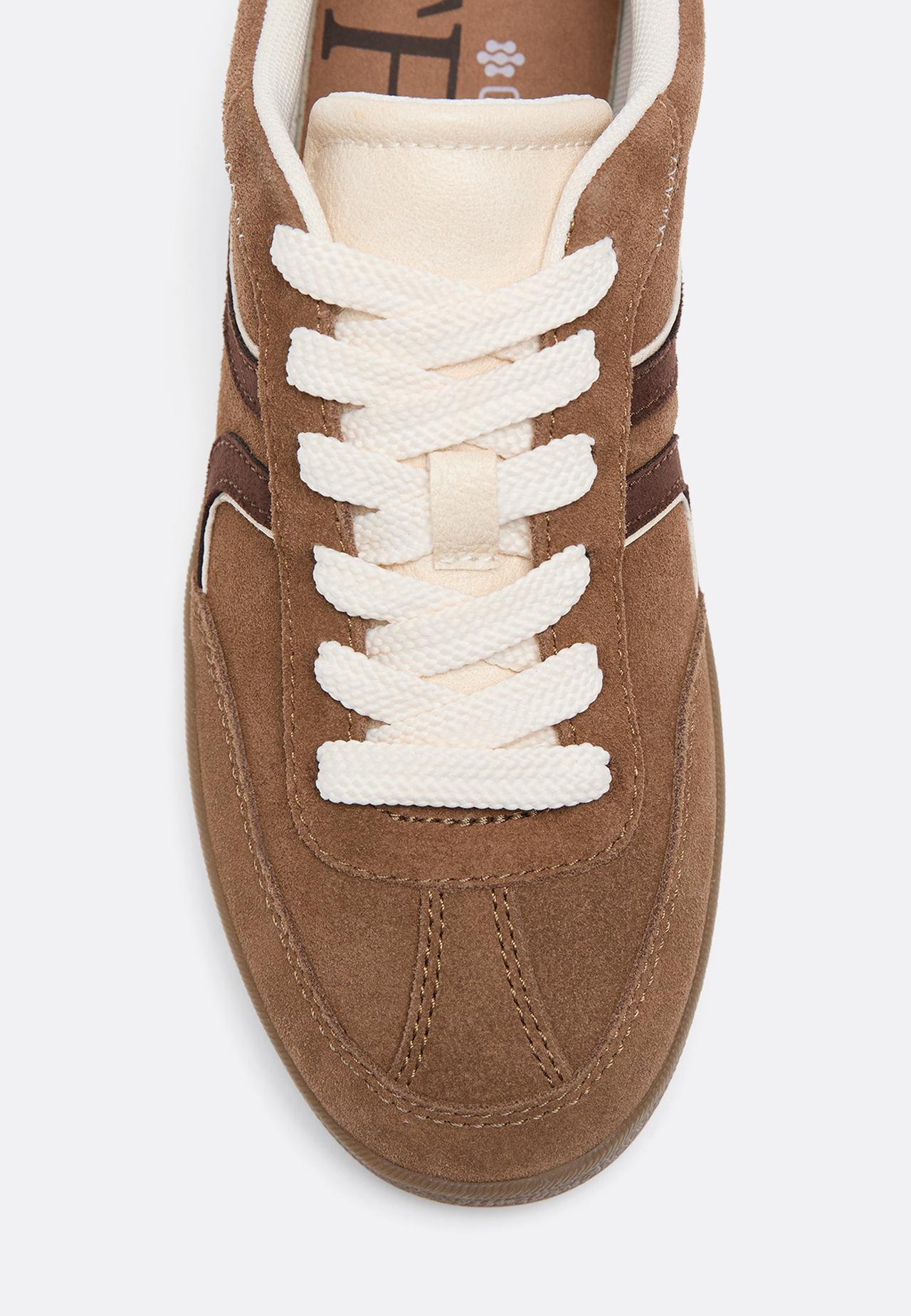 S011 Retro leather trainers — BROWN