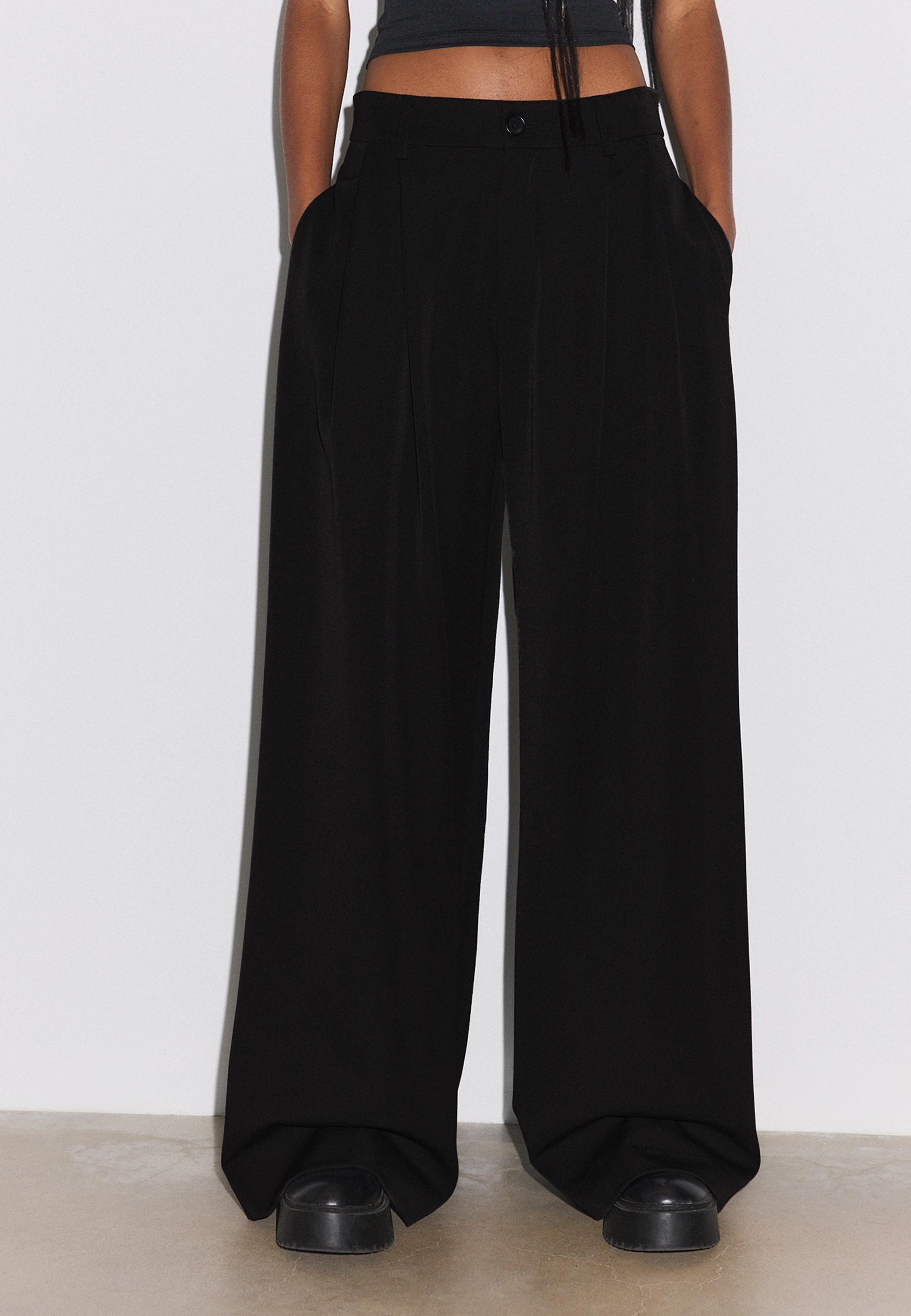 Wide-leg tailored trousers with darts — Black