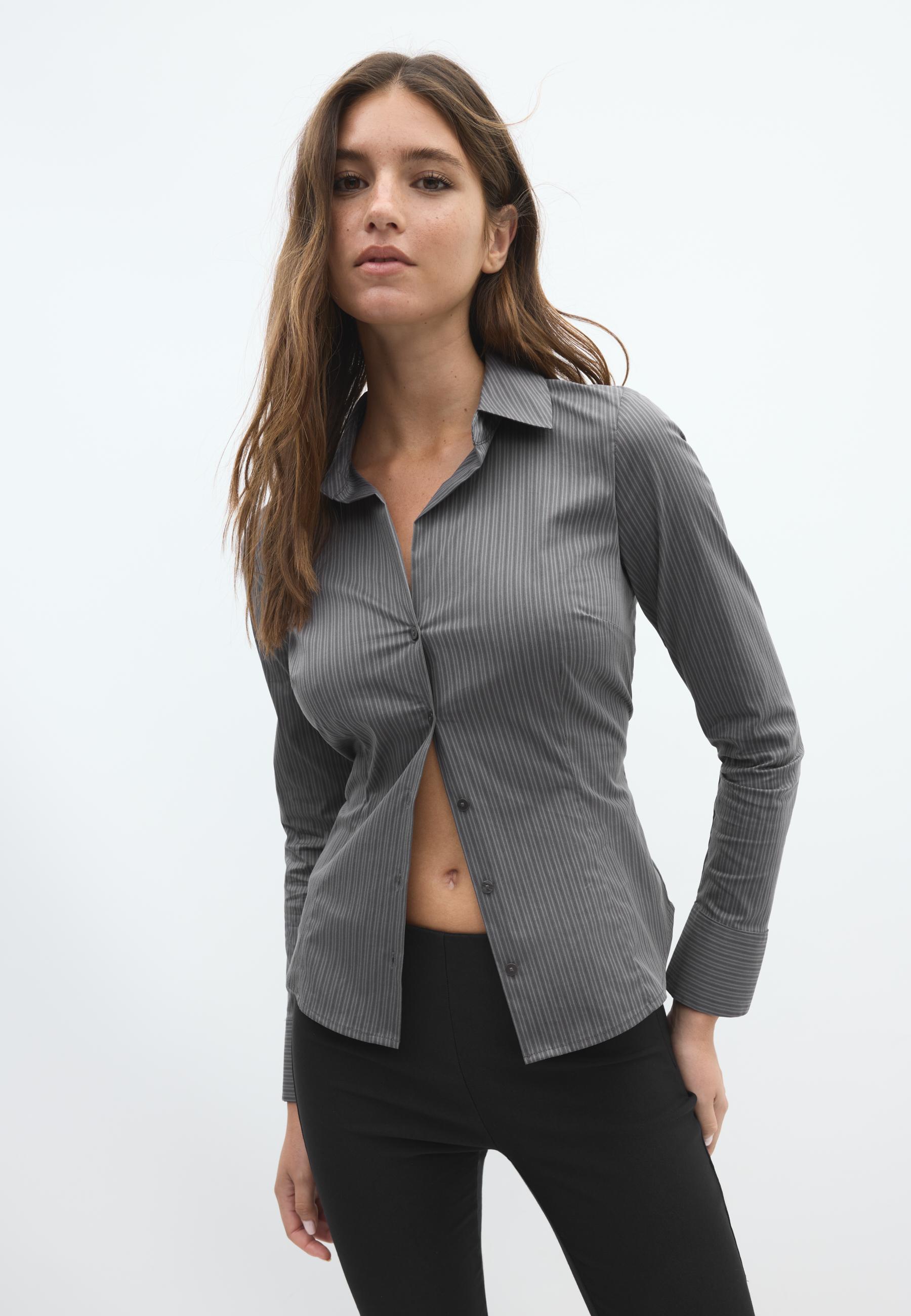 Fitted basic shirt — Pearl grey