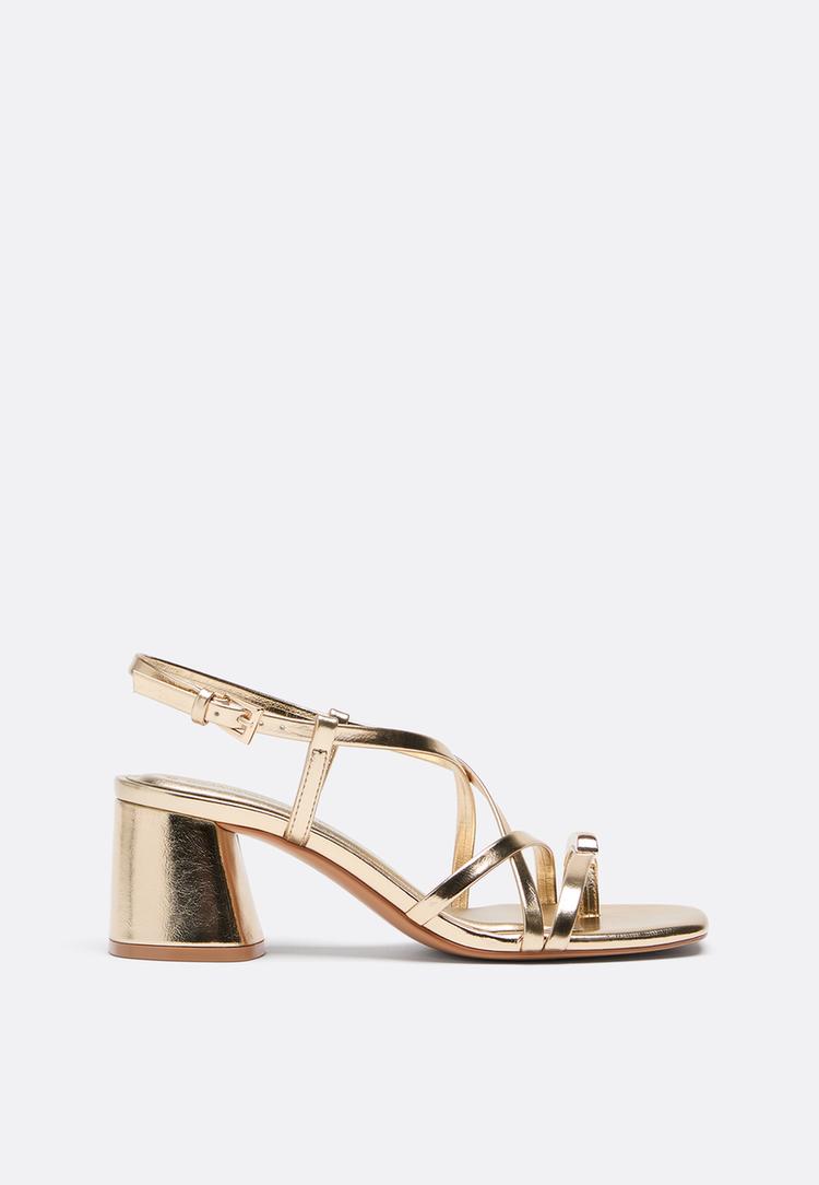sandalen met hak meerdere bandjes en studs