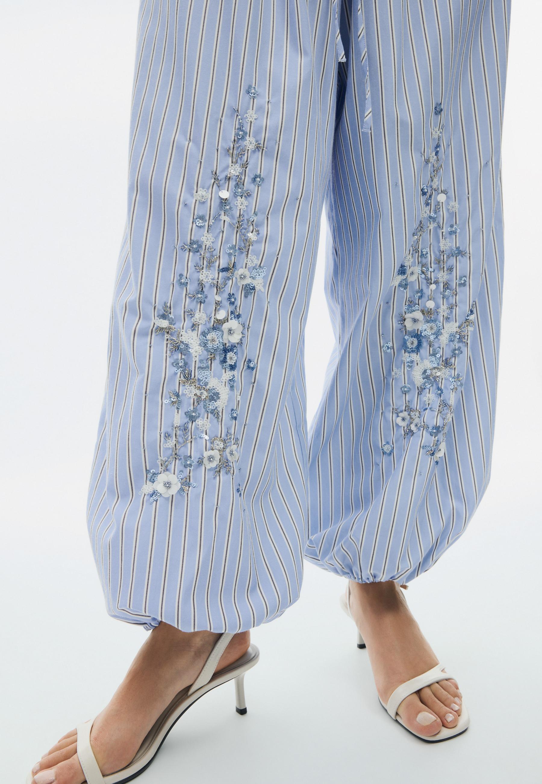 Embroidered balloon trousers — Sky blue