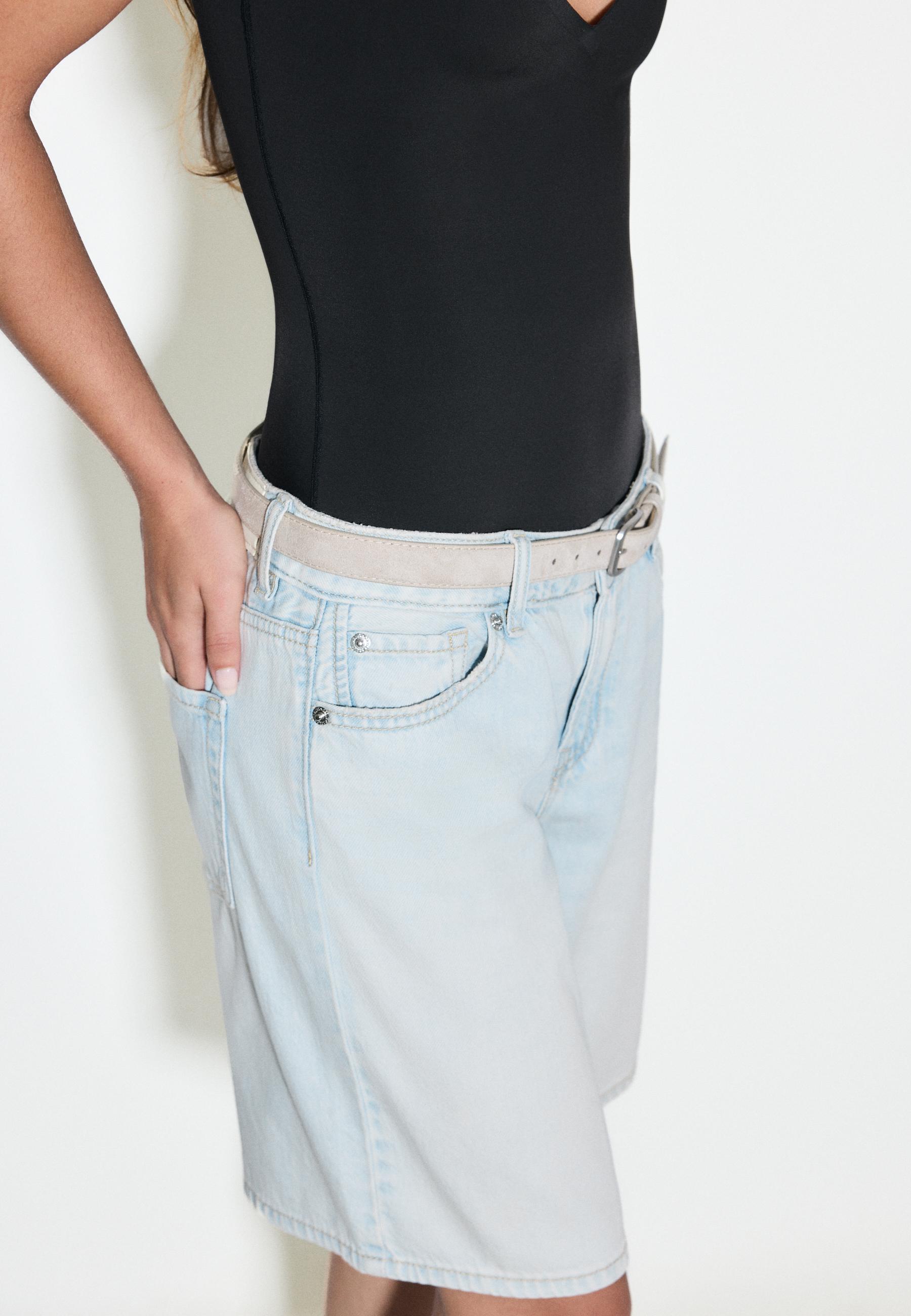 Belted denim Bermuda shorts — LIGHT BLEACH