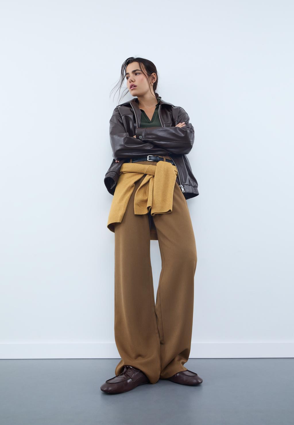 Pantalón fluido recto vestir cinturón
