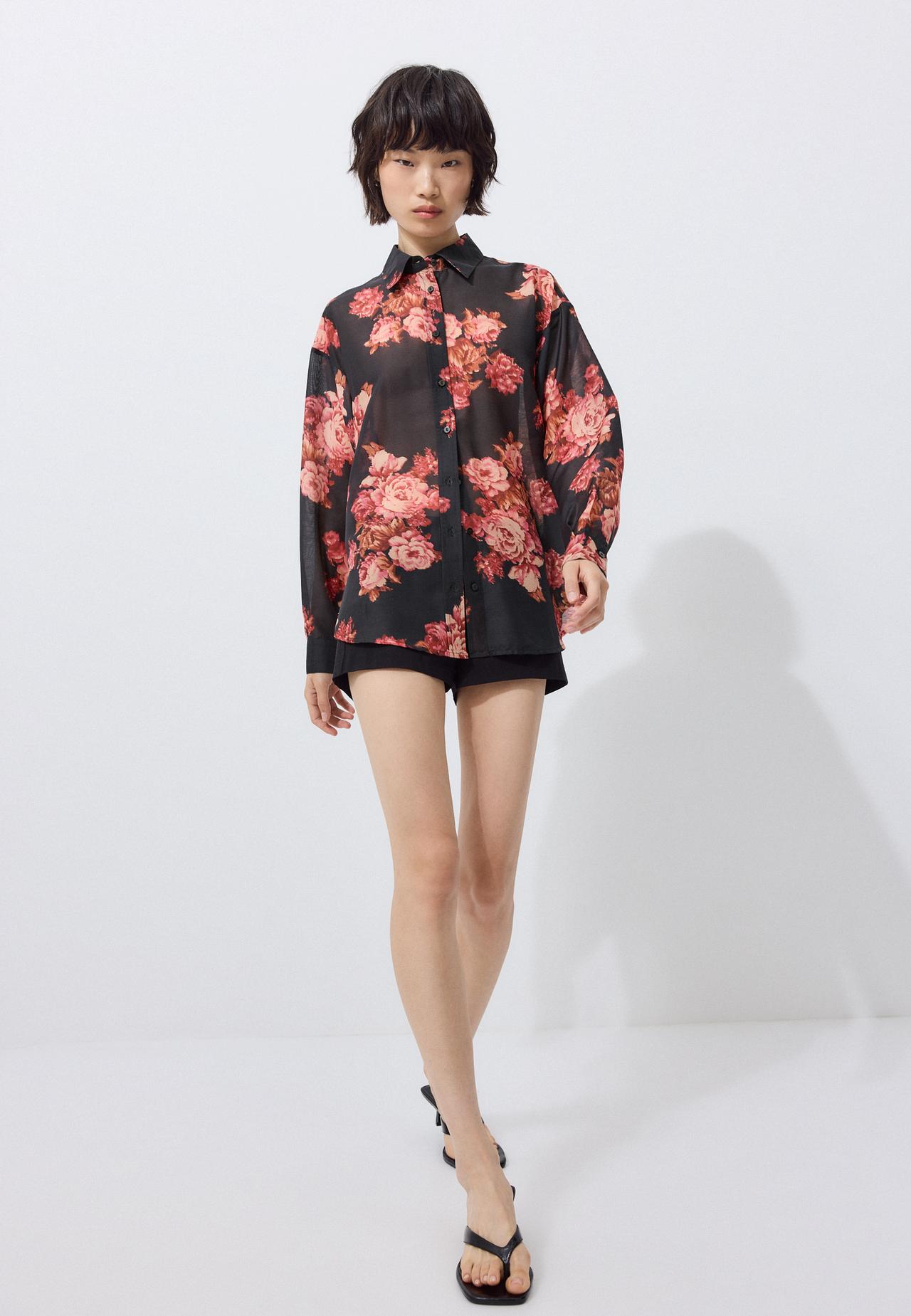 Floral print flowing shirt — Black