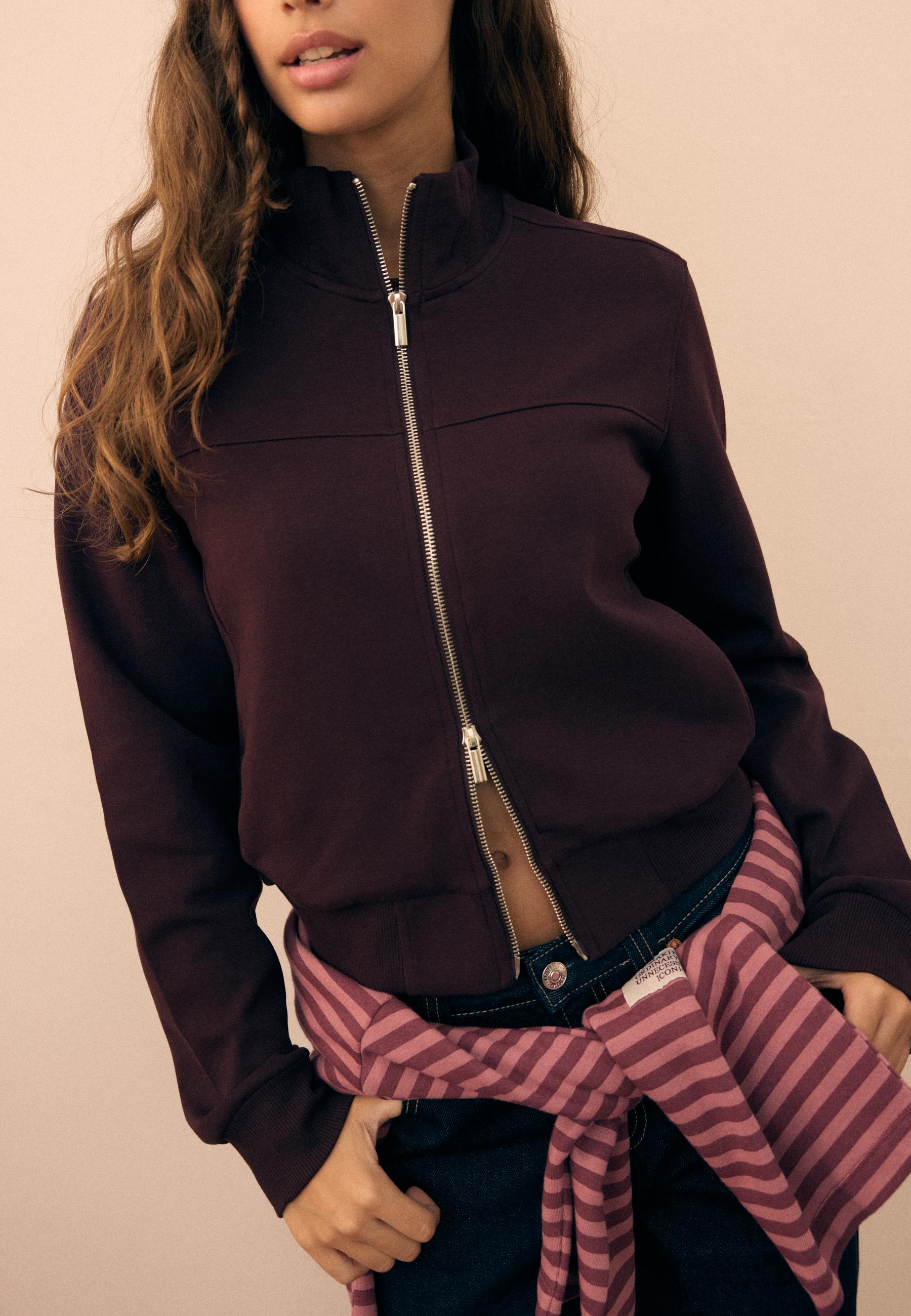 B09 Cropped High-Neck Zip-Up Sweatshirt — Dark purple