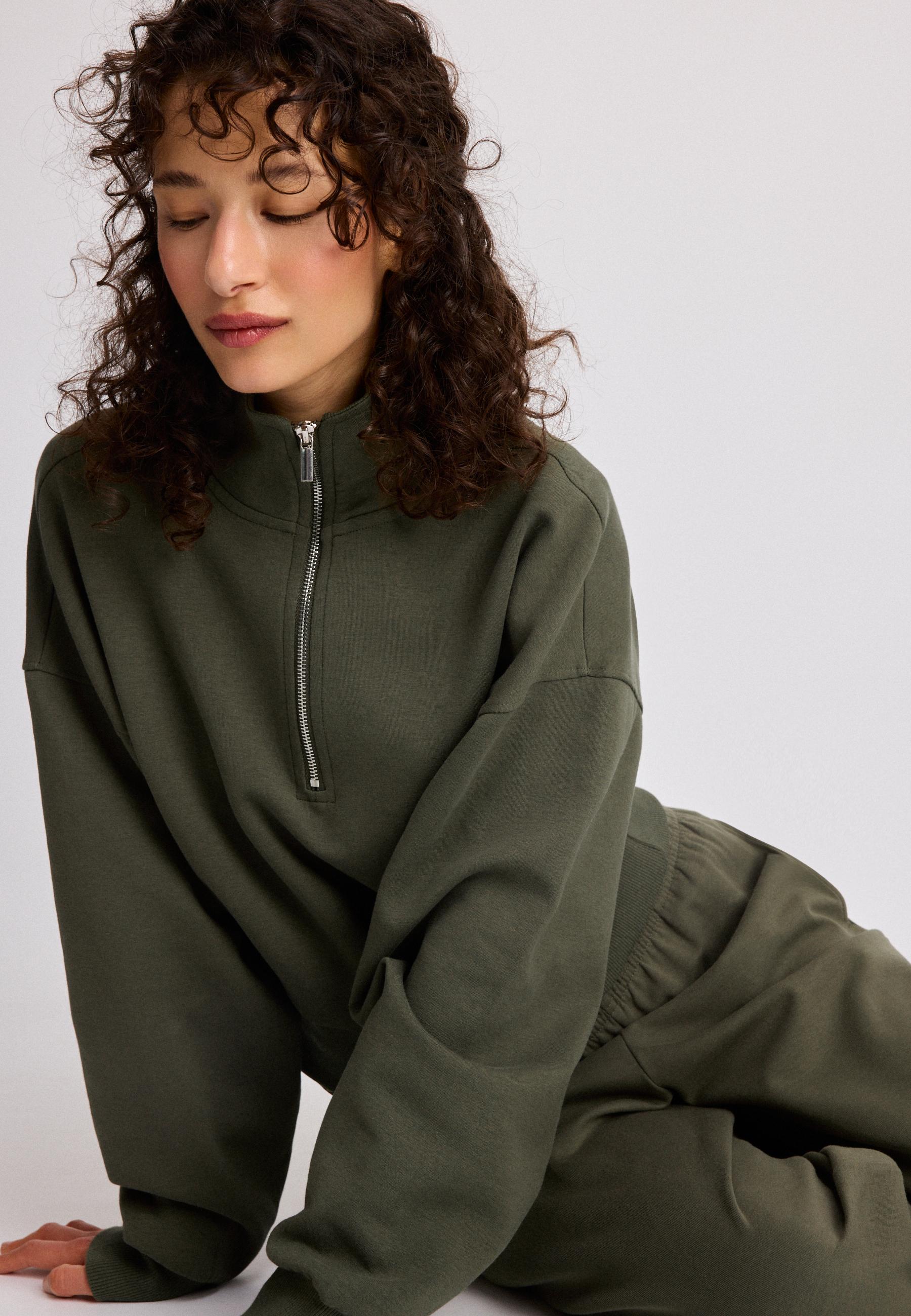 B10 Zip-up sweatshirt with collar — Khaki