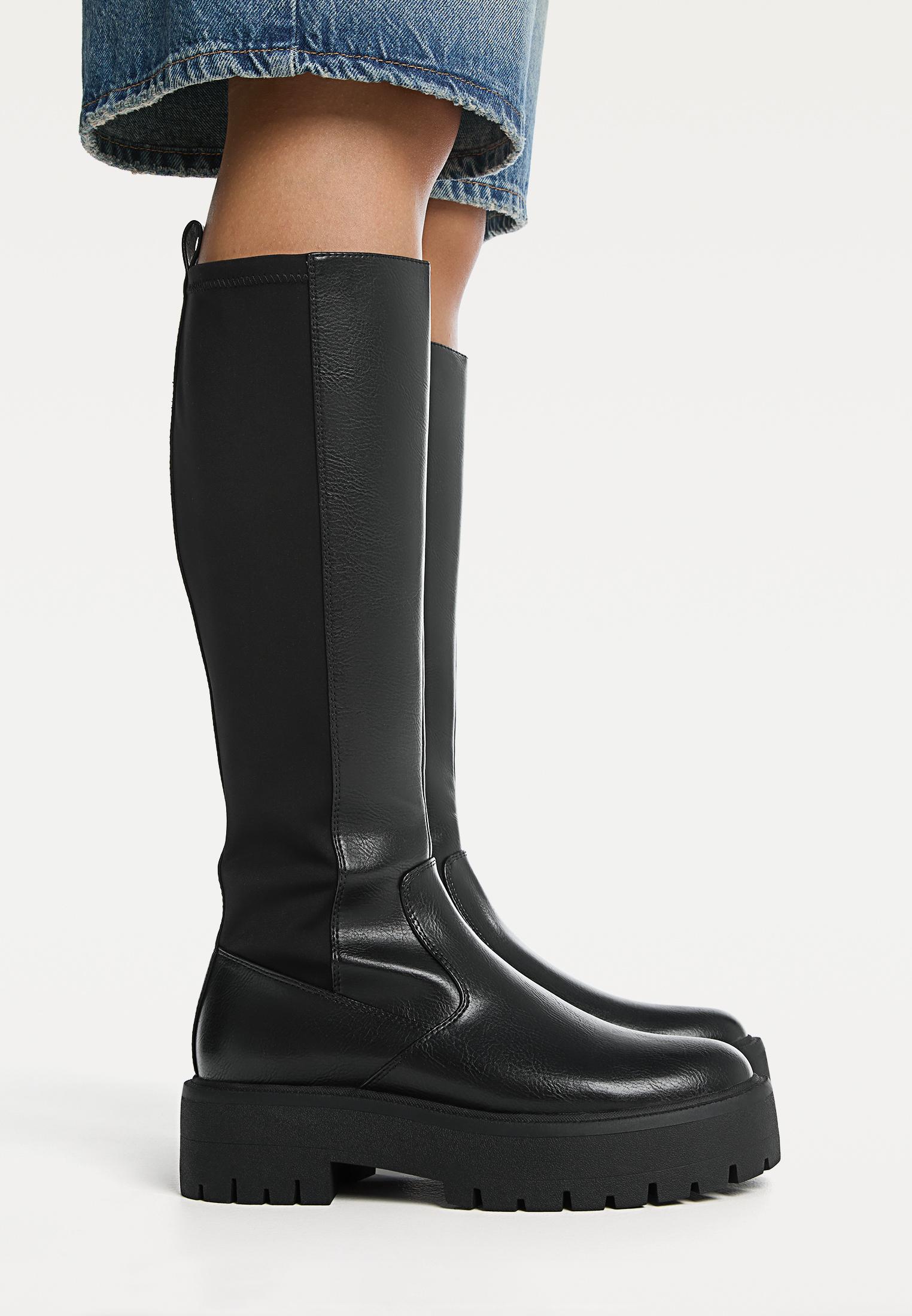 Flat knee-high boots - Women's fashion | Stradivarius Jordan