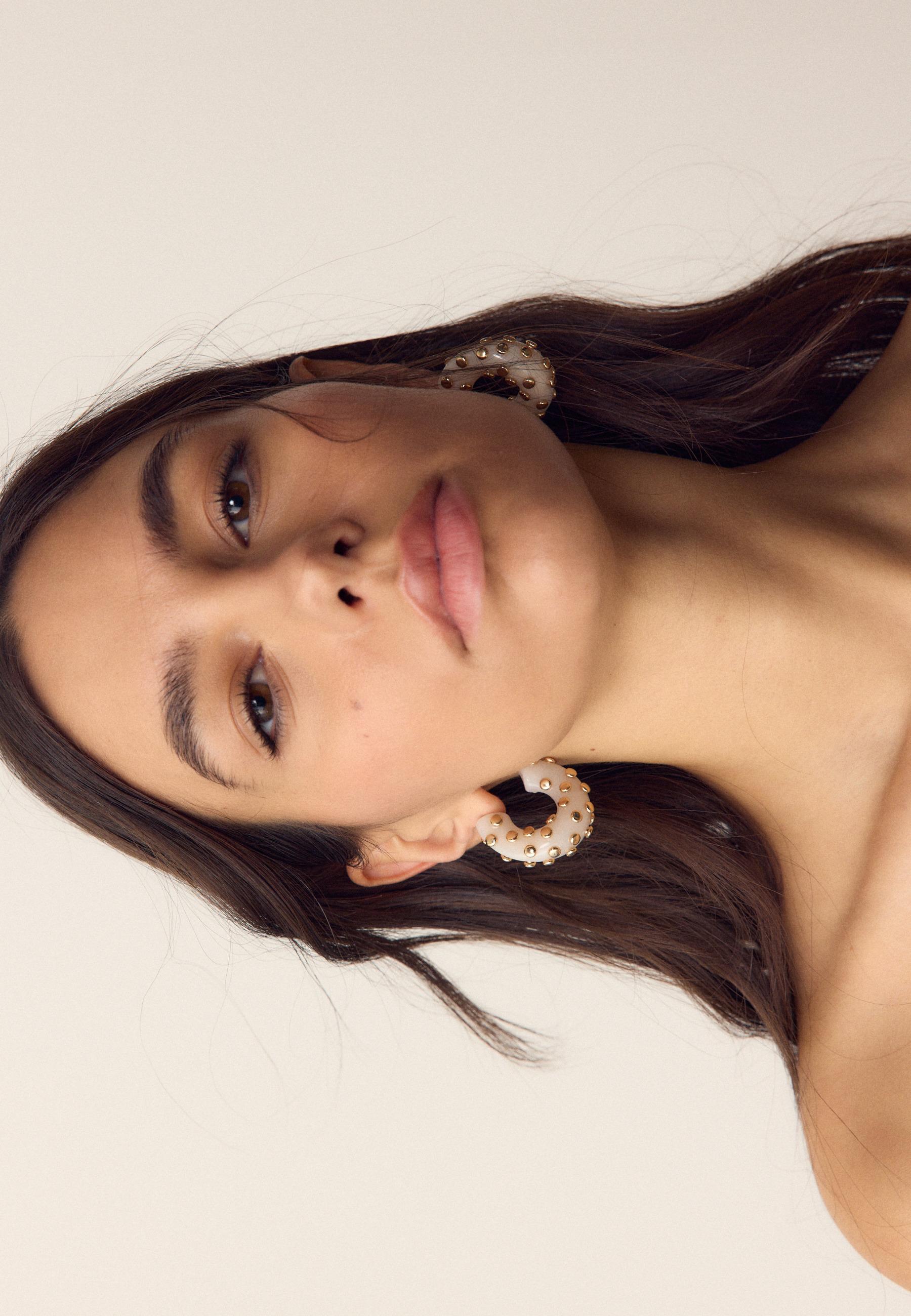 Stud hoop earrings — Gold
