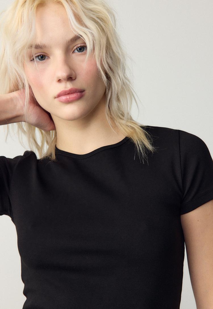 camiseta basica slim fit