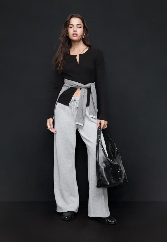 cardigan in maglia a coste con bottoni