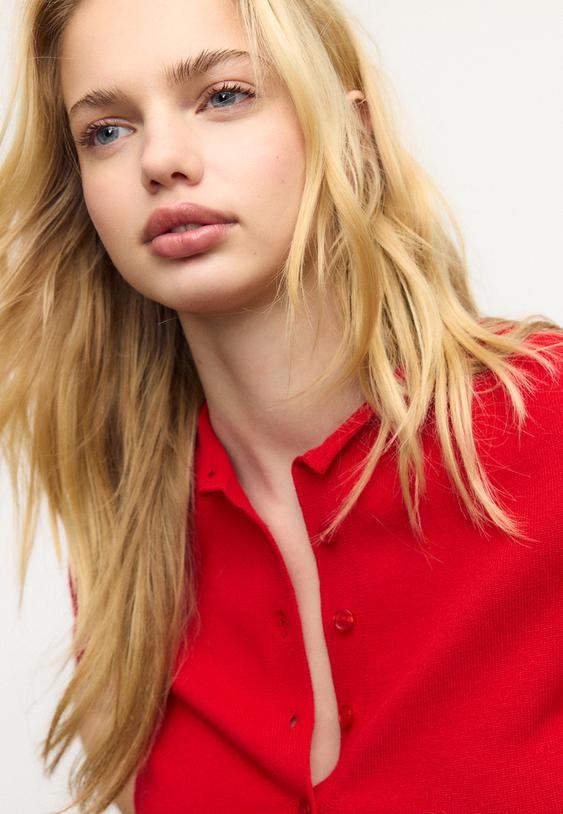 strickjacke-mit-geknopftem-stehkragen