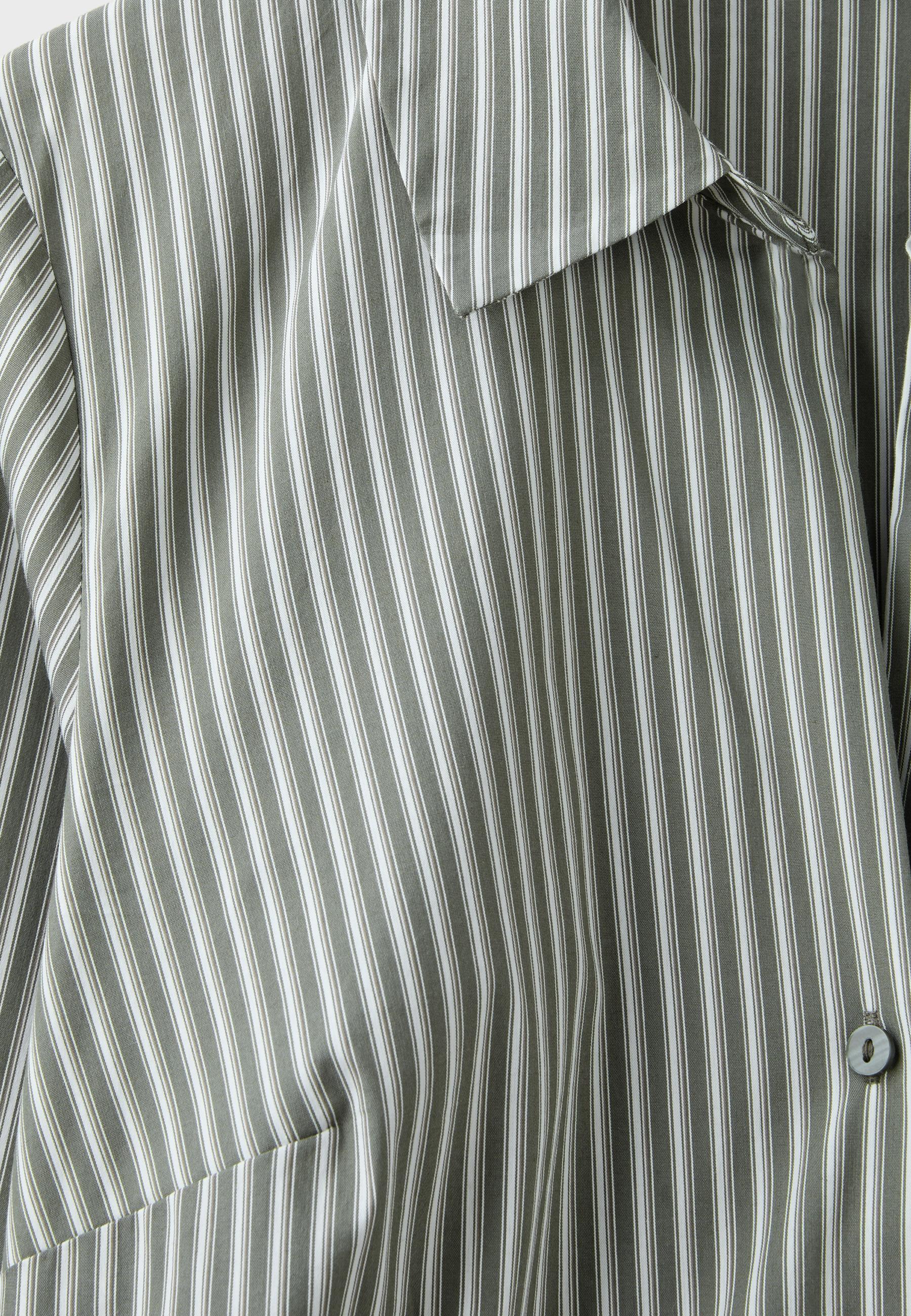 Fitted basic shirt — Khaki
