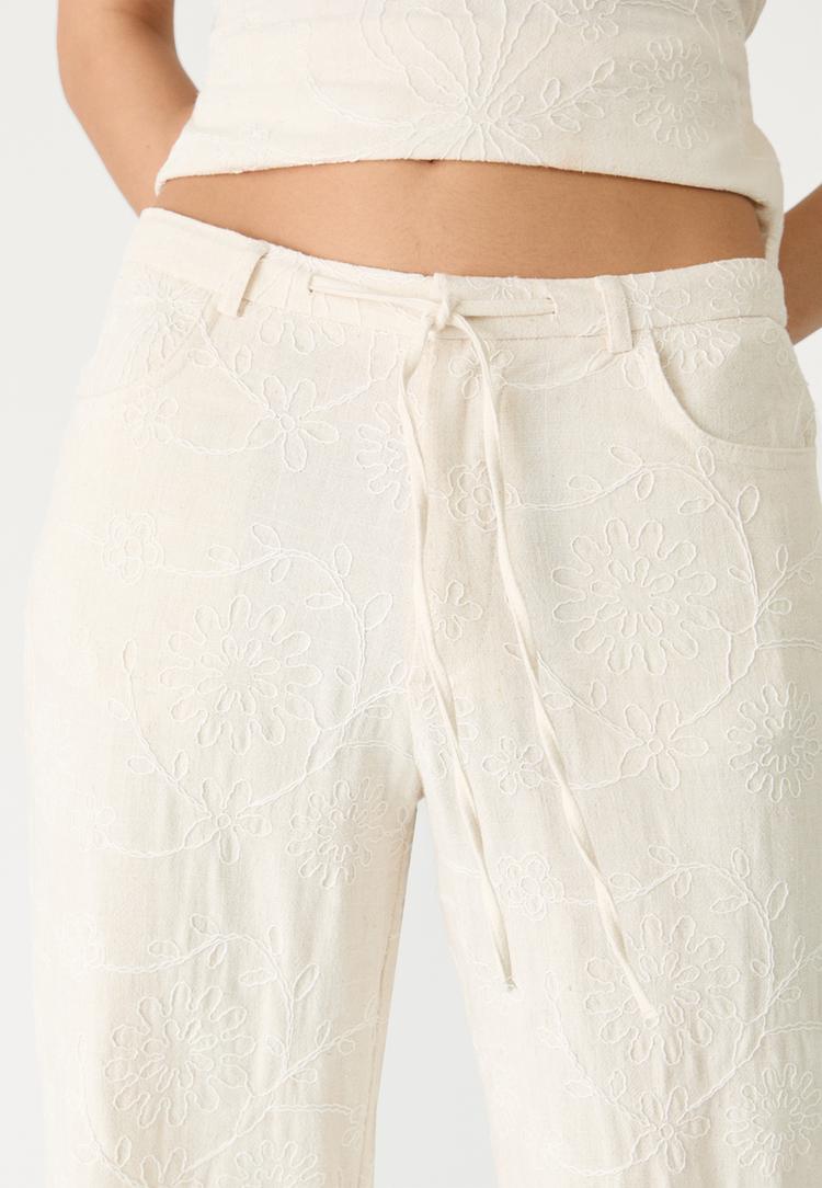 pantalon straight bordados con lino