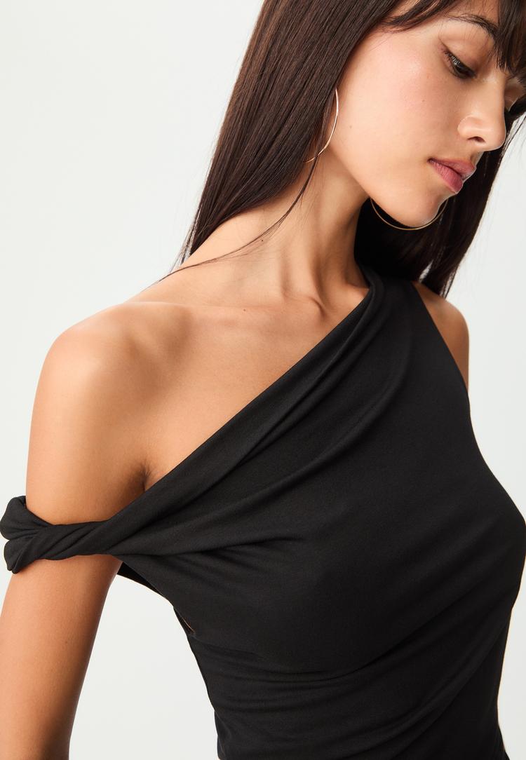 camiseta asimetrica frunces topos