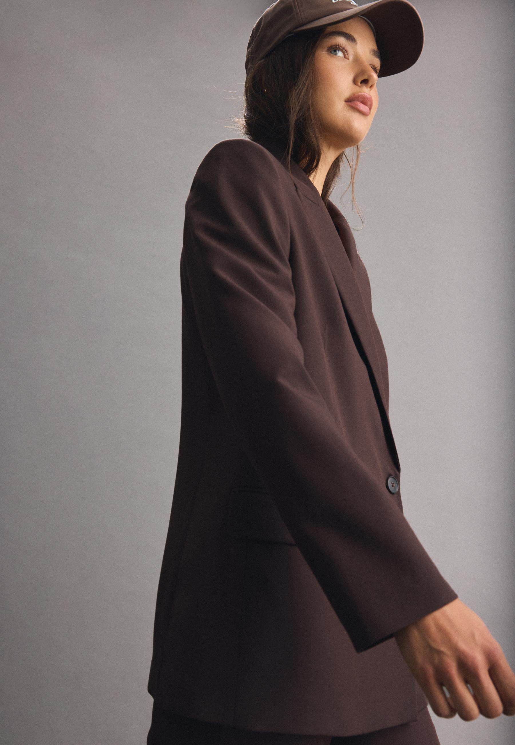 Straight buttoned blazer — Brown