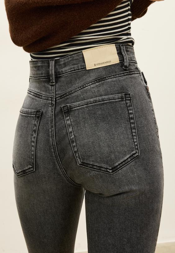 d74 klokkende jeans met split