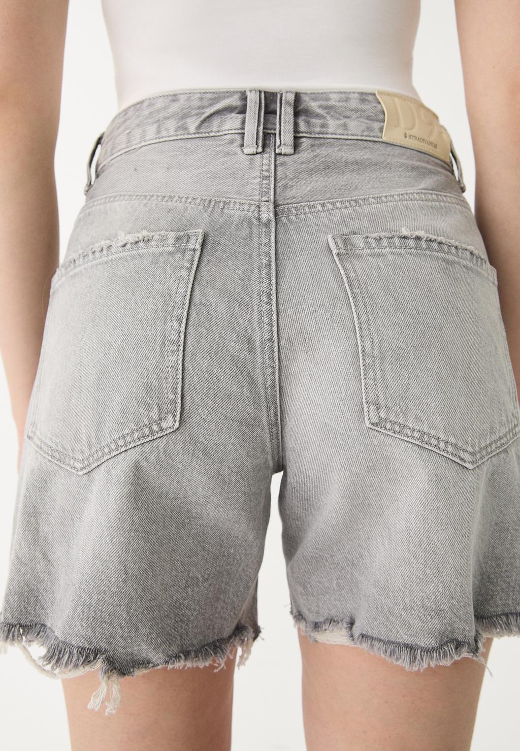 D93 Short denim longline