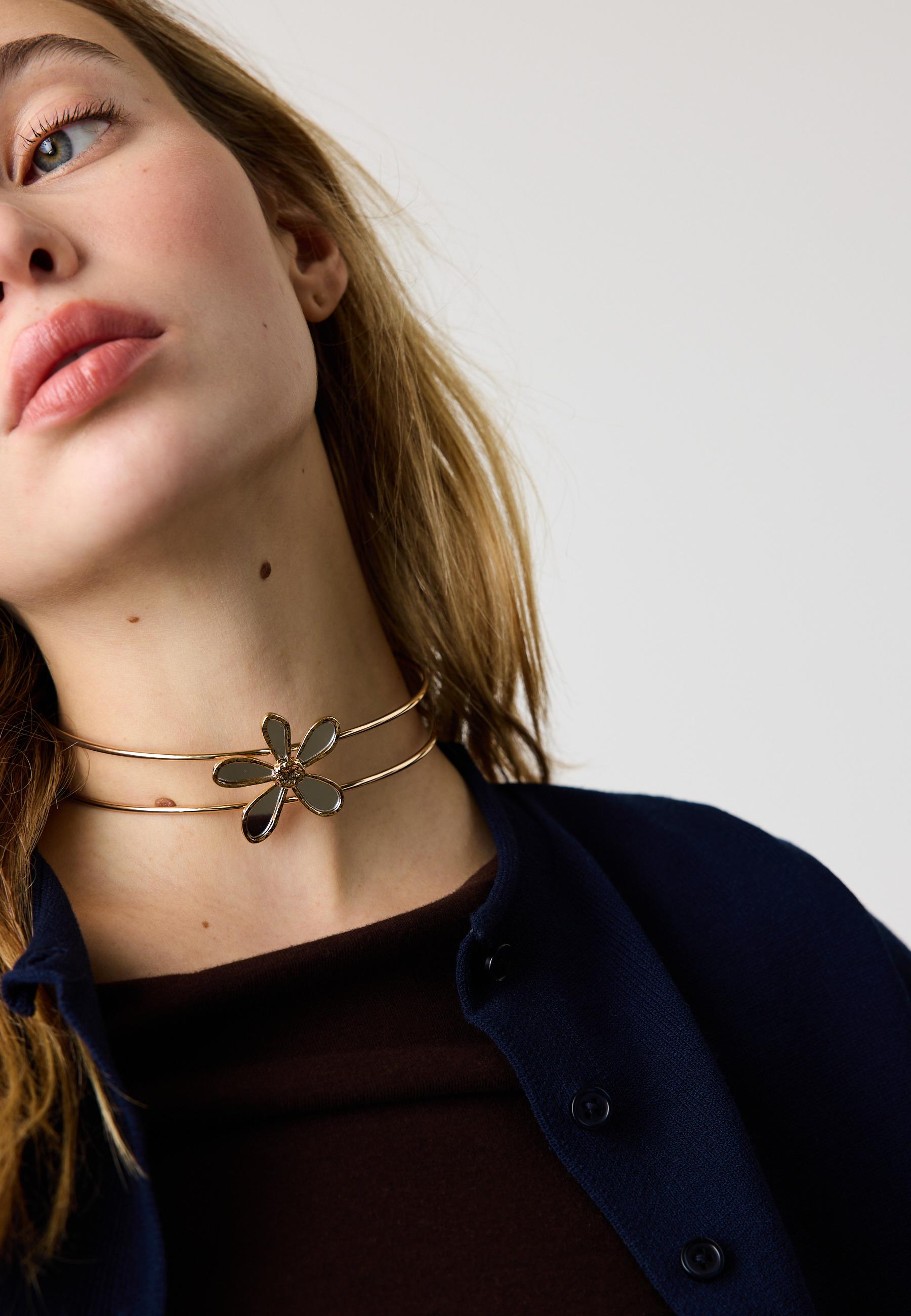 Floral choker — Gold