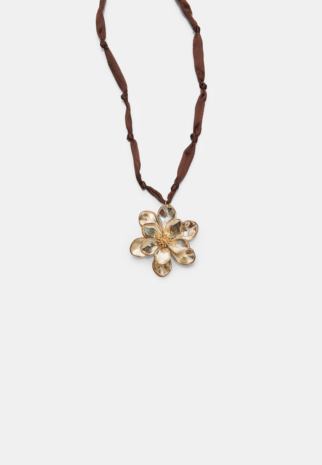 Bloemenketting met koord