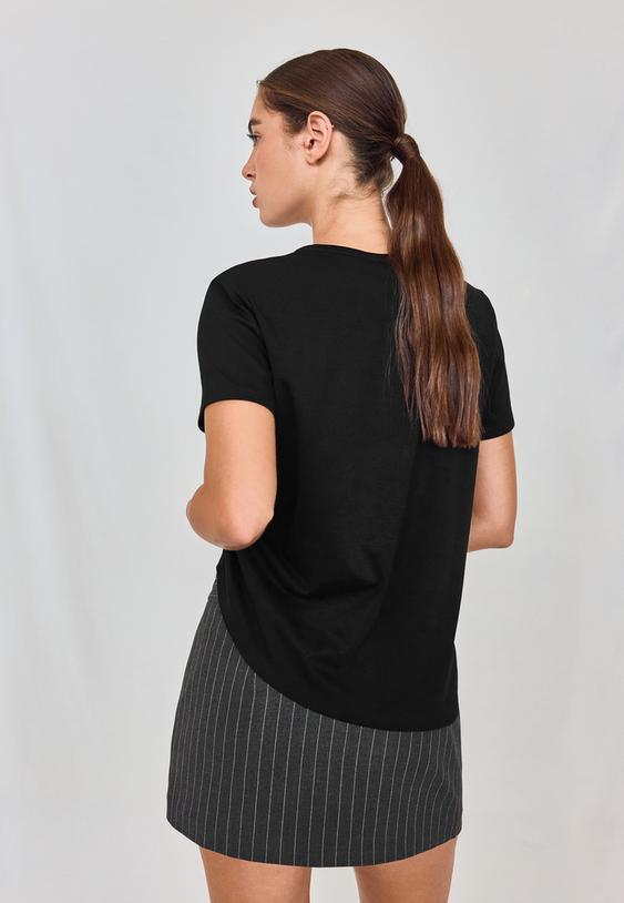 b02-basictshirt-im-regularfit-mit-weichem-griff