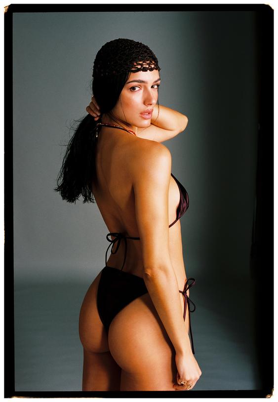 casquete com lantejoulas florais