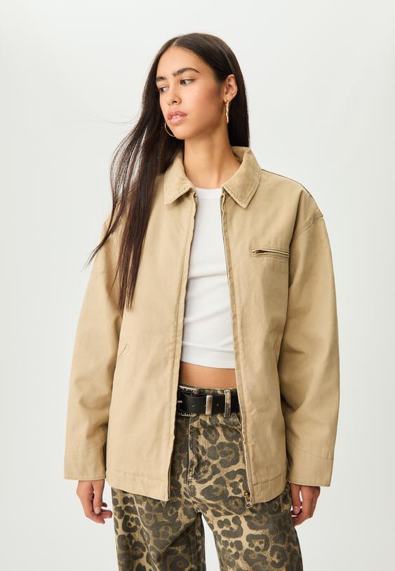 cazadora bolsillos cuello combinado