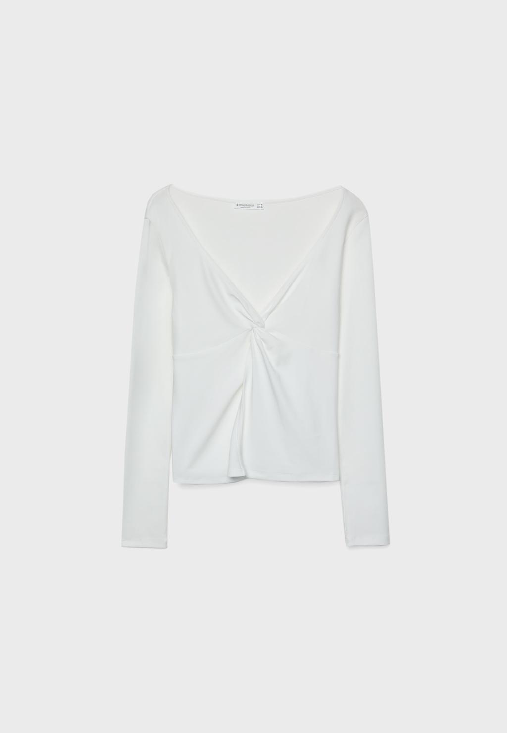 Knotted T-shirt with vent