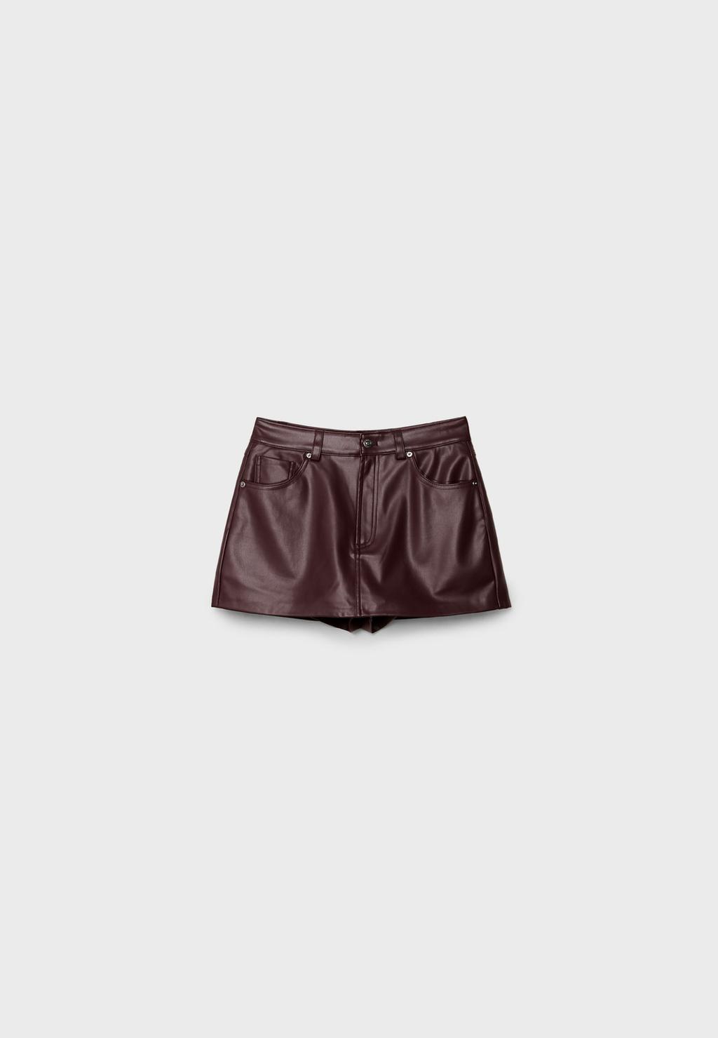 D62 Falda pantalón mini efecto piel