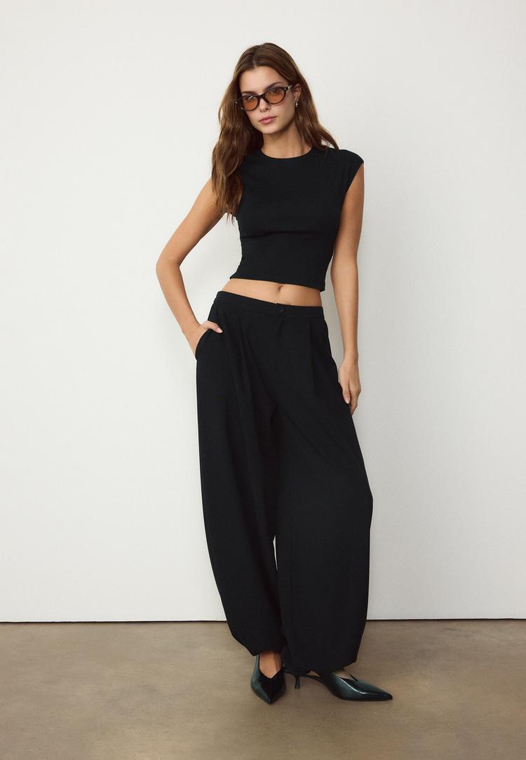 Stradivarius Εφαρμοστή Κοντή Μπλούζα Basic Μαύρο Xs