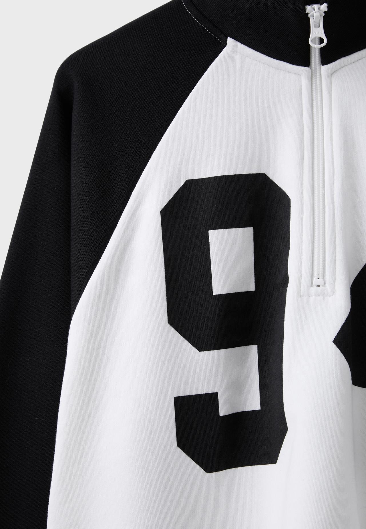 Raglan sleeve graphic sweatshirt — Black