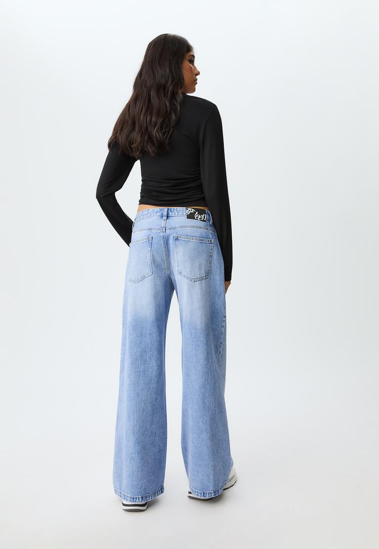 baggy jeans