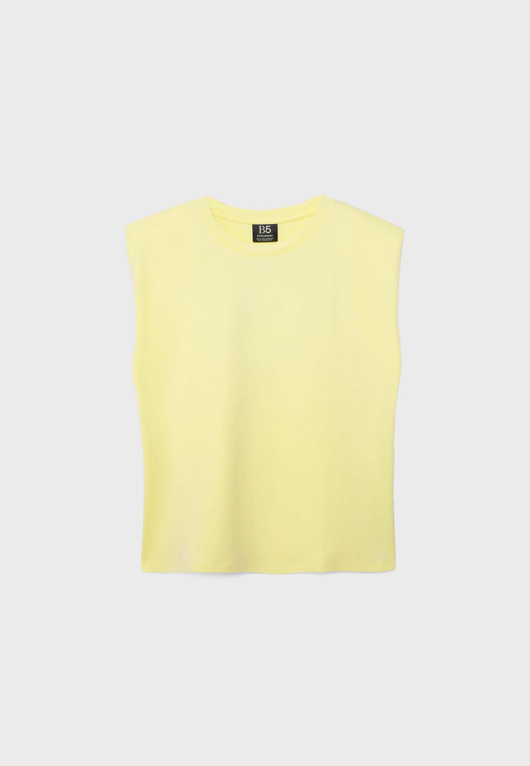 B05 Padded shoulder basic T-shirt — Pastel yellow