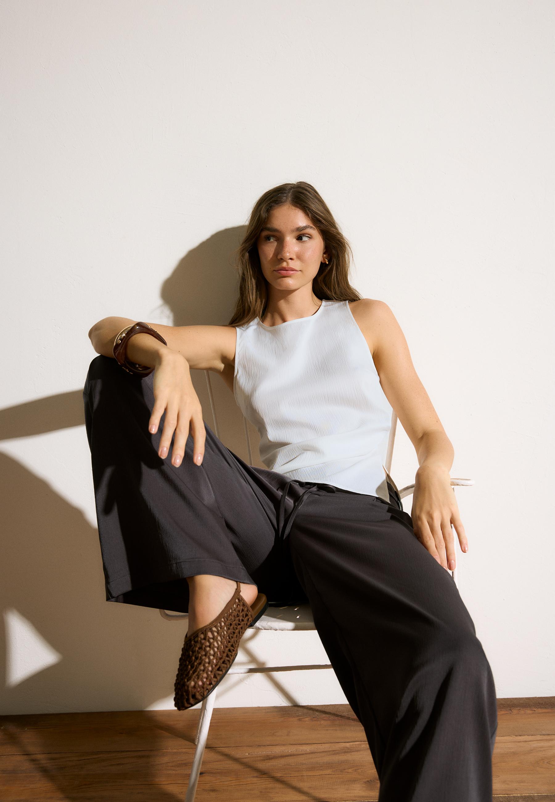 Flowing creased-effect trousers with tie — Brown